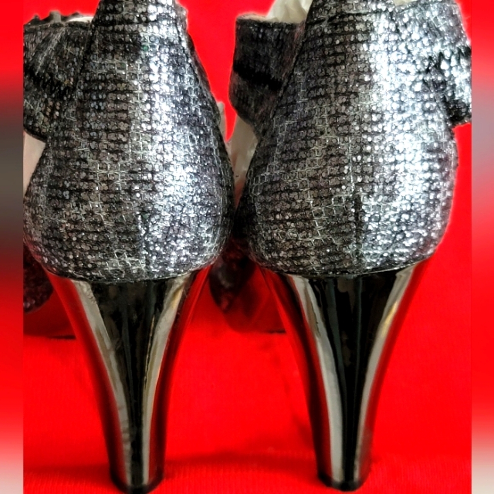 MICHAEL KORS SANDALS - Picture 12 of 14